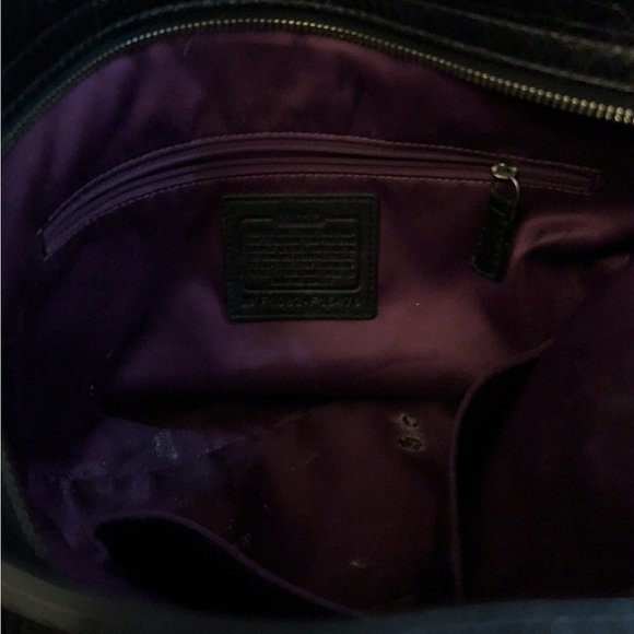 Coach Vintage Zoe
Hobo Shoulder Black Crinkle Leather Crossbody Bag - Picture 14 of 16